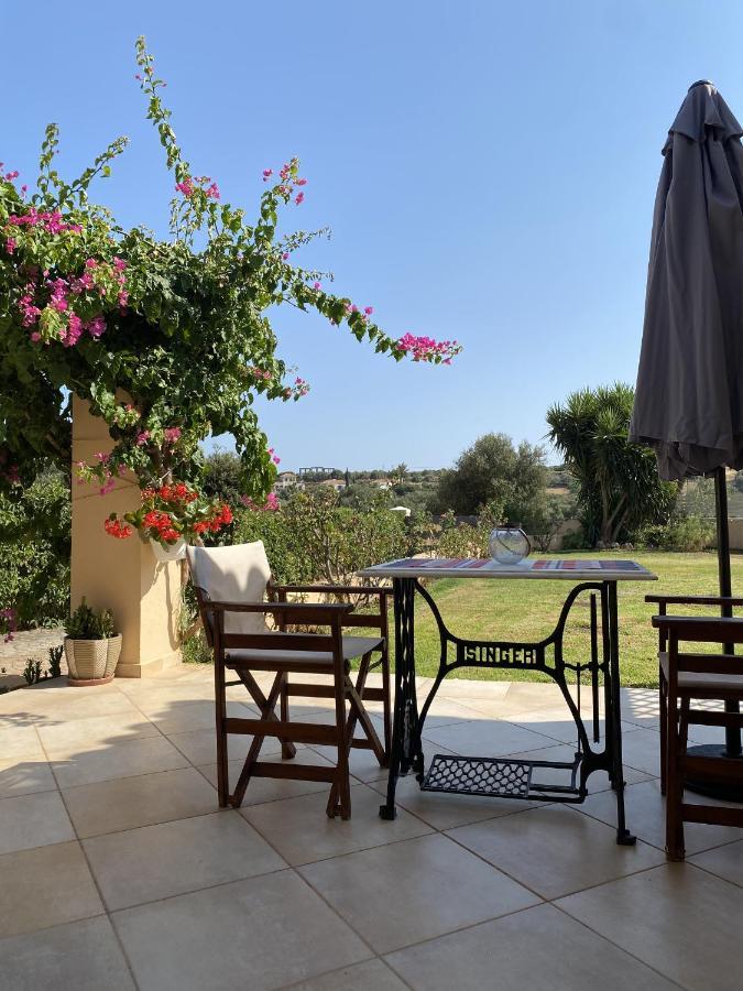 House With Garden In - 10' From Center * Peratata