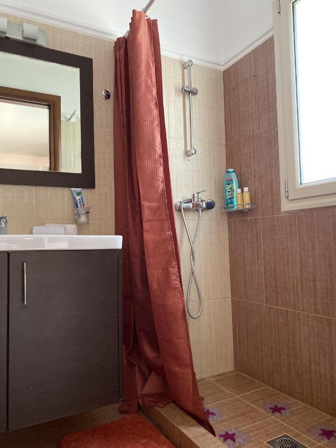 House With Garden In - 10' From Center * Peratata
