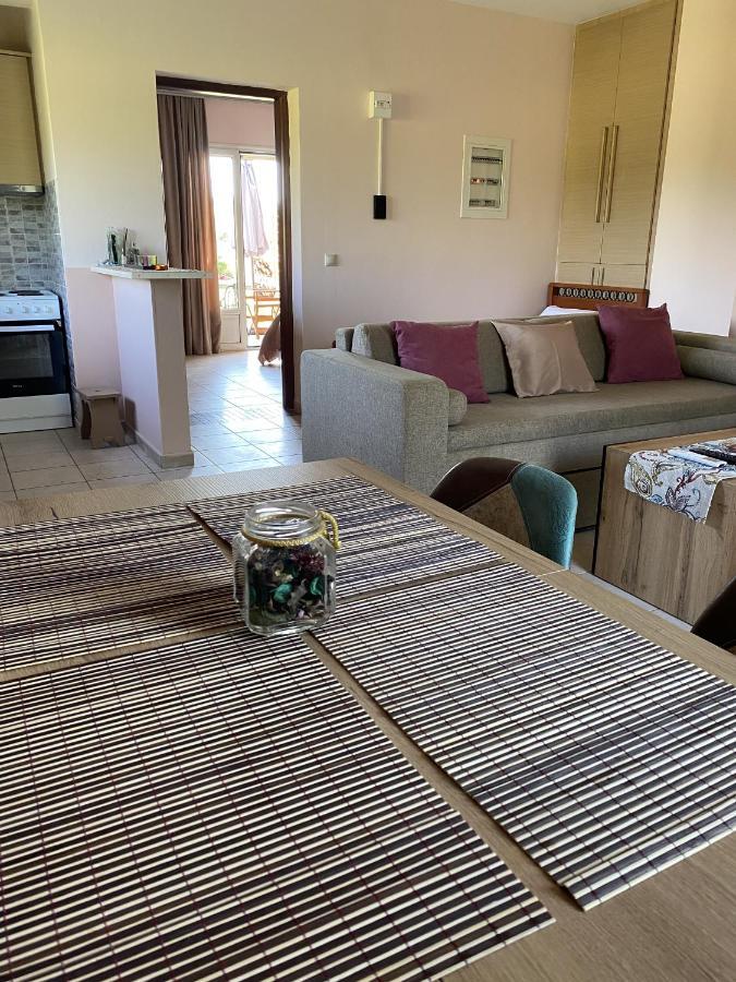 House With Garden In - 10' From Center * Peratata